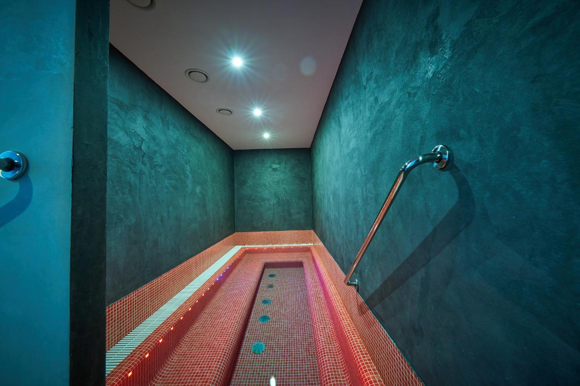 Hotel Wellness Queens 4*
